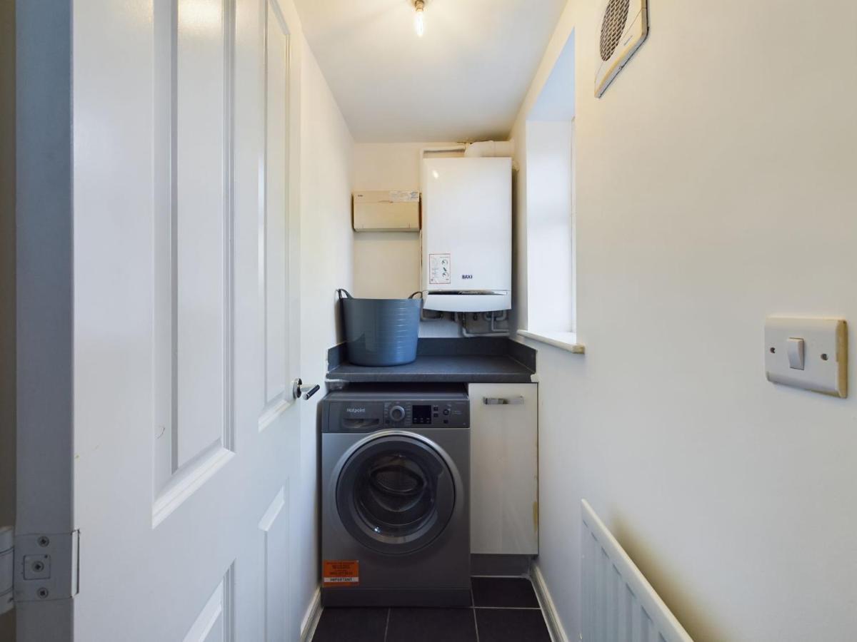 247 Serviced Accommodation In Stafford- 3Br Townhouse Esterno foto