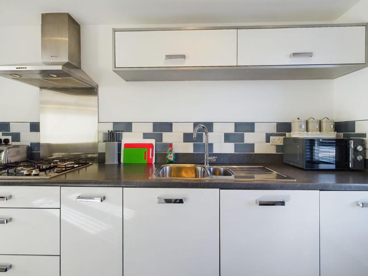 247 Serviced Accommodation In Stafford- 3Br Townhouse Esterno foto