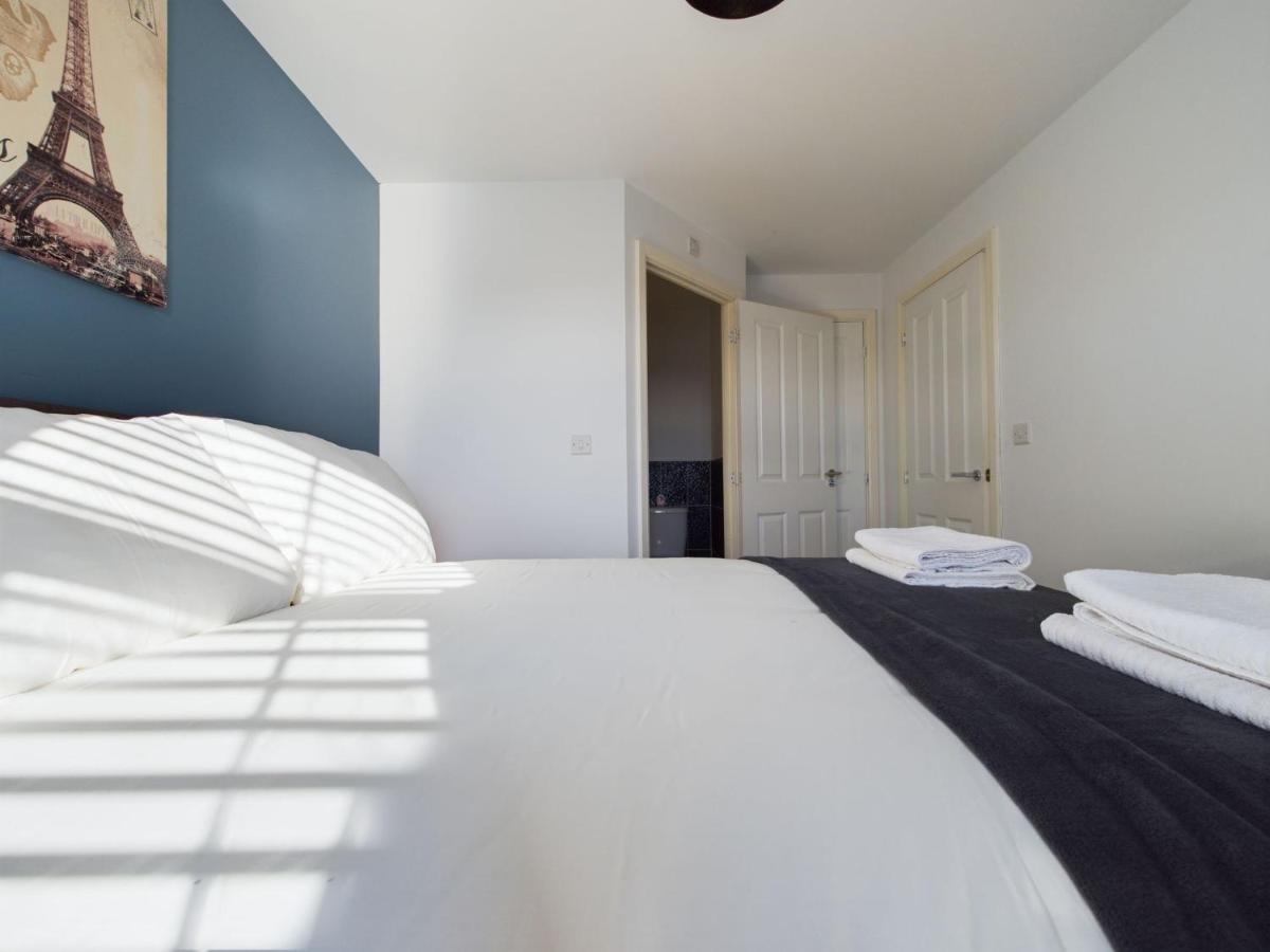247 Serviced Accommodation In Stafford- 3Br Townhouse Esterno foto
